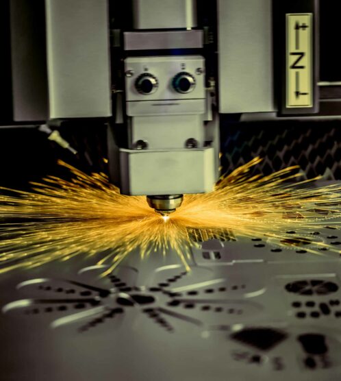 Im Vergleich zu anderen Schneidtechnologien ist der Laser sehr präzise und kann komplexe Konturen und Muster mit großer Genauigkeit schneiden, was zu einer guten Wiederholbarkeit führt.